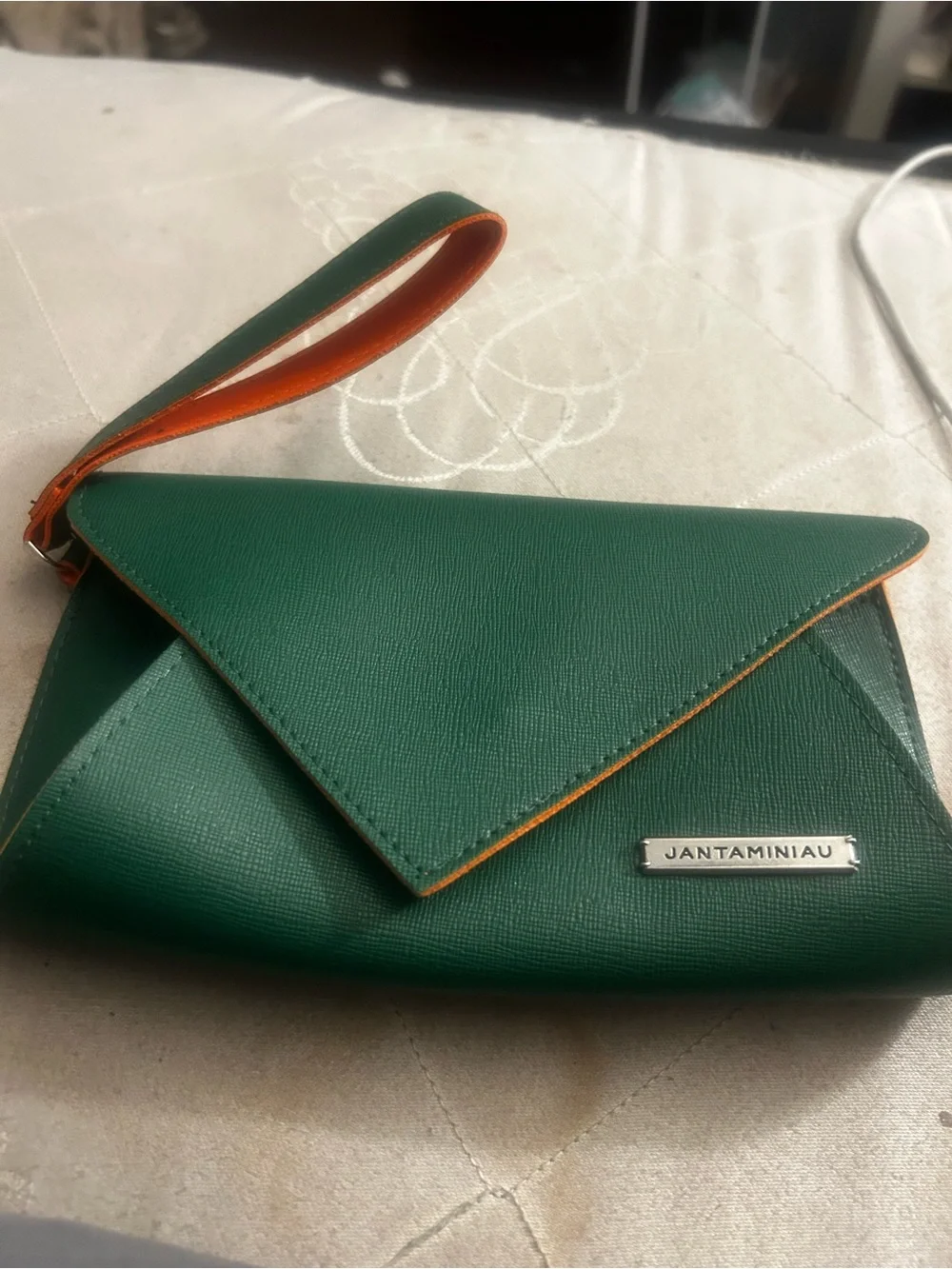 Jantaminiau Green Envelope Wristlet Clutch